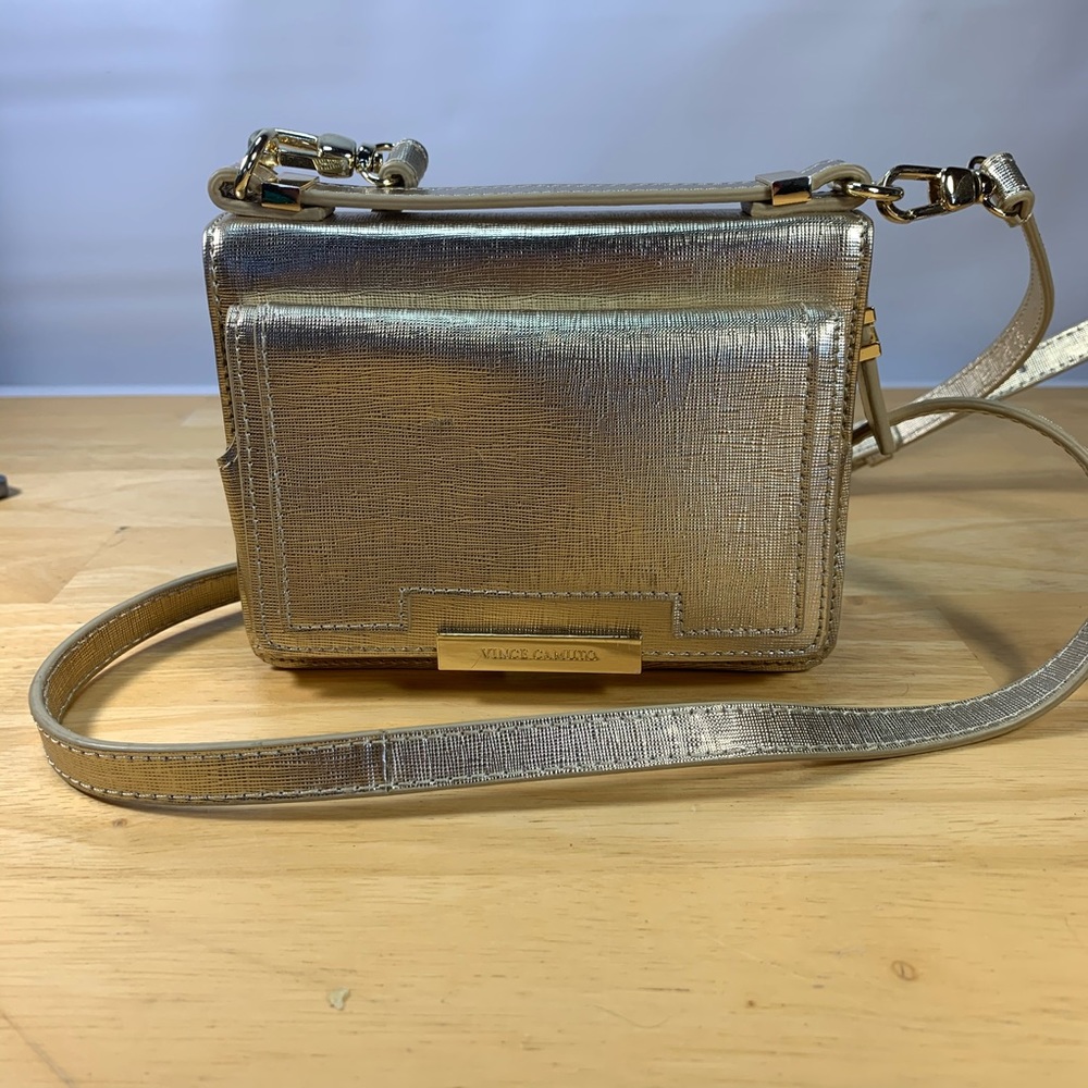 VINCE CAMUTO METALLIC GOLD LEATHER CROSS BODY BAG